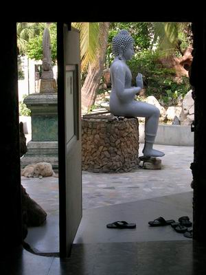 doorway to buddha
